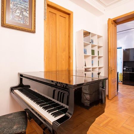 Center 4 You Hotel Тбилиси Екстериор снимка