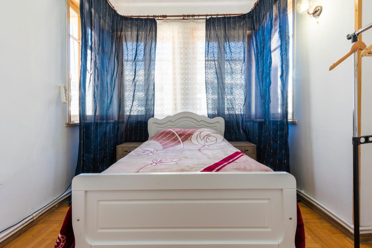 Center 4 You Hotel Тбилиси Екстериор снимка