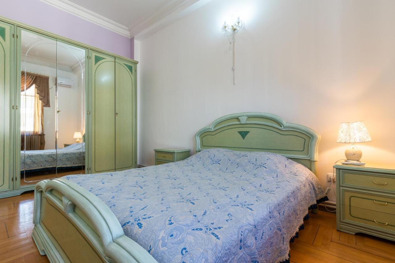 Center 4 You Hotel Тбилиси Екстериор снимка
