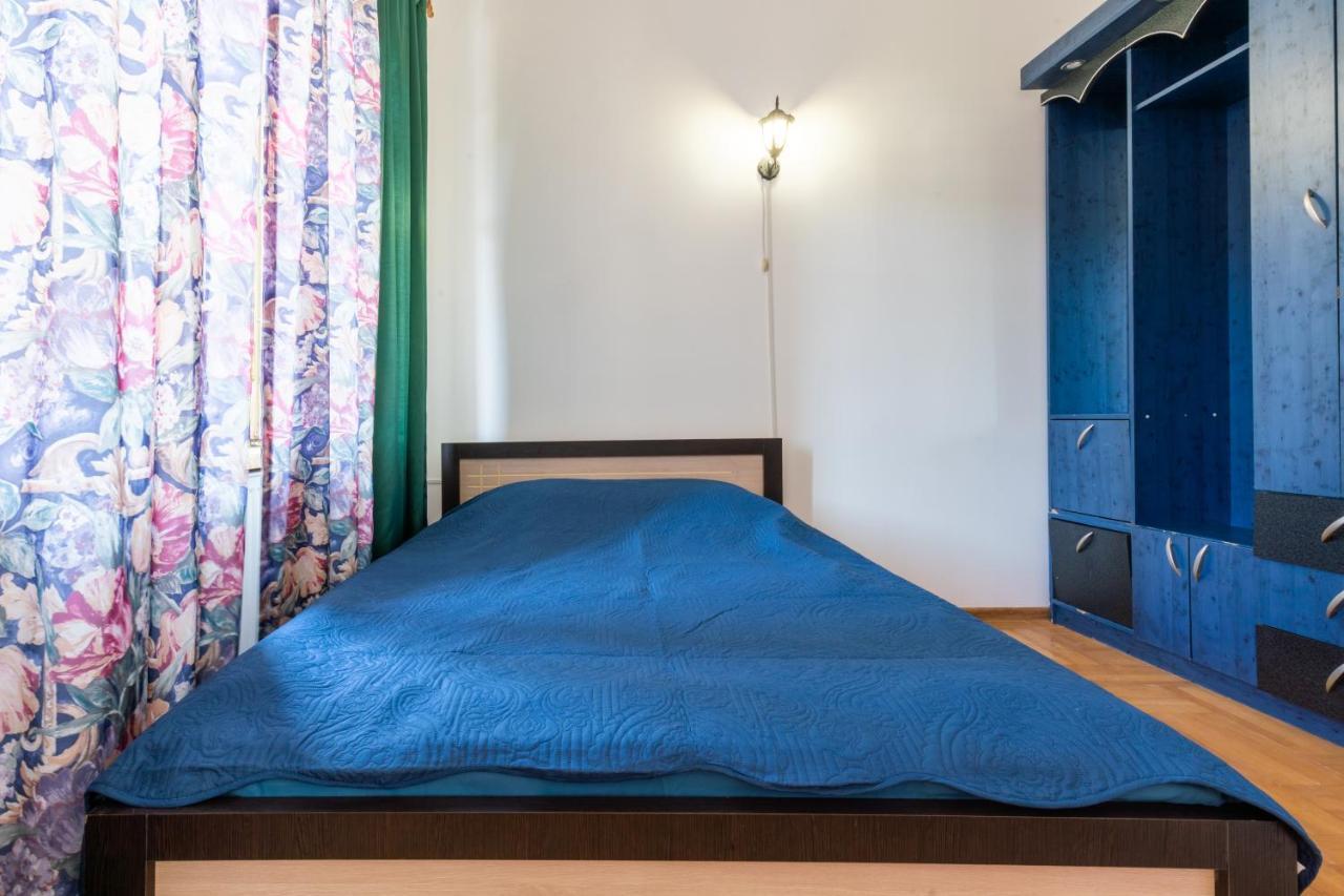 Center 4 You Hotel Тбилиси Екстериор снимка