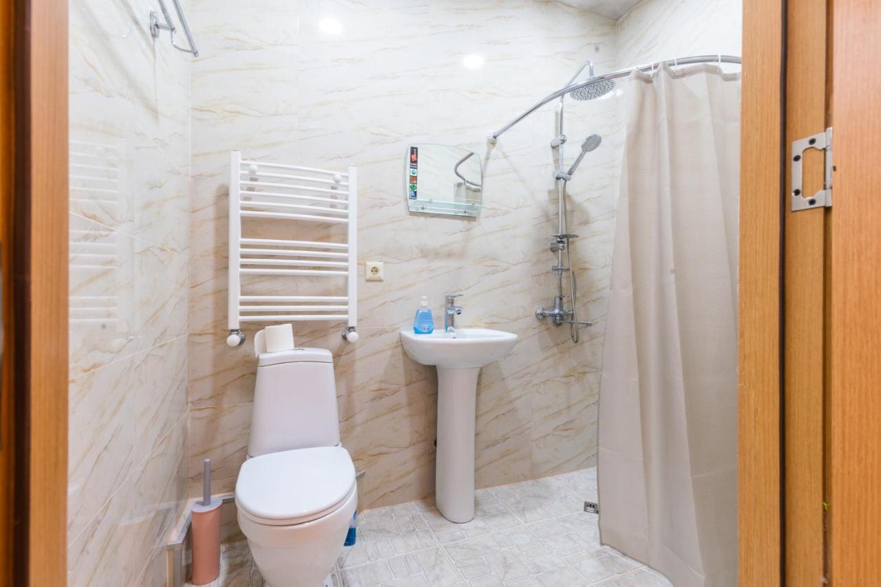 Center 4 You Hotel Тбилиси Екстериор снимка