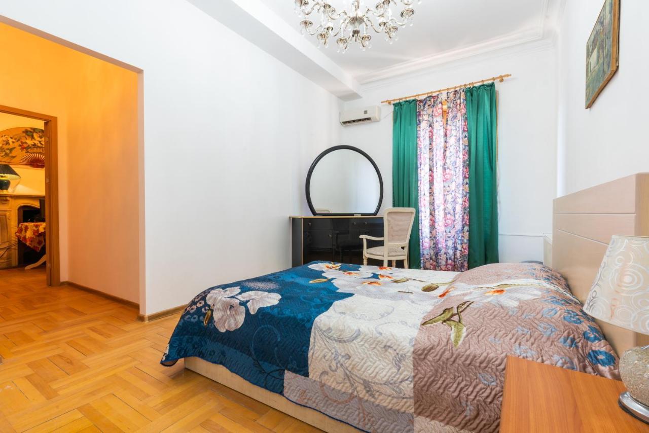 Center 4 You Hotel Тбилиси Екстериор снимка