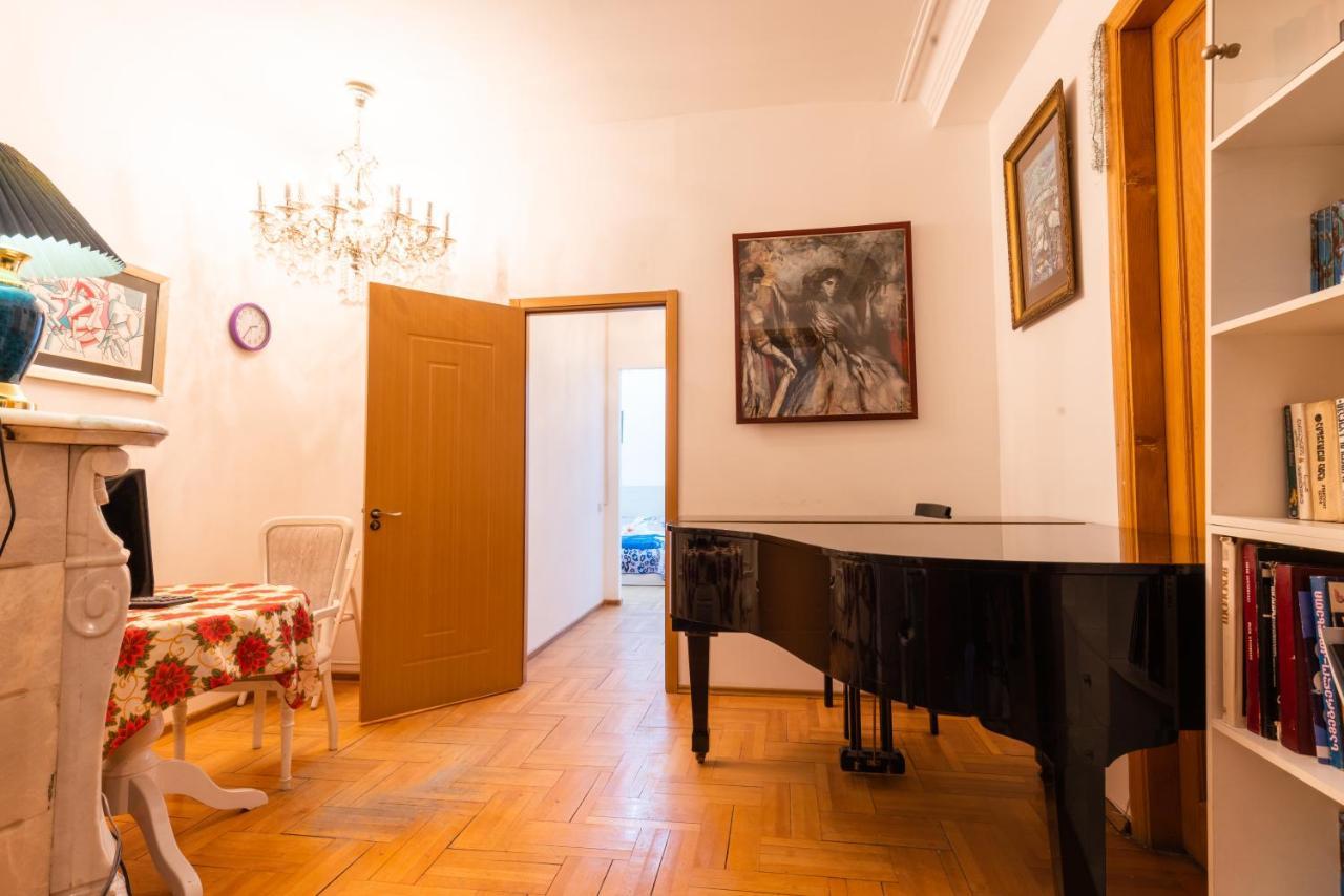 Center 4 You Hotel Тбилиси Екстериор снимка
